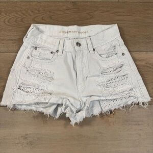 American Eagle Women’s White Distressed Denim Shorts with eyelet pockets